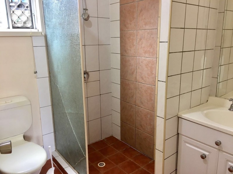 15 Captain Street, Holland Park QLD 4121