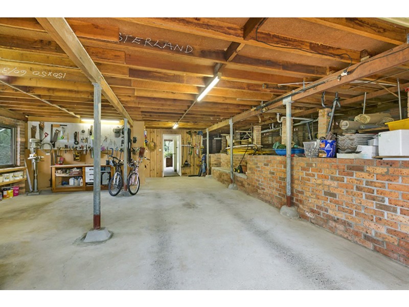 27 South Crescent, North Gosford NSW 2250