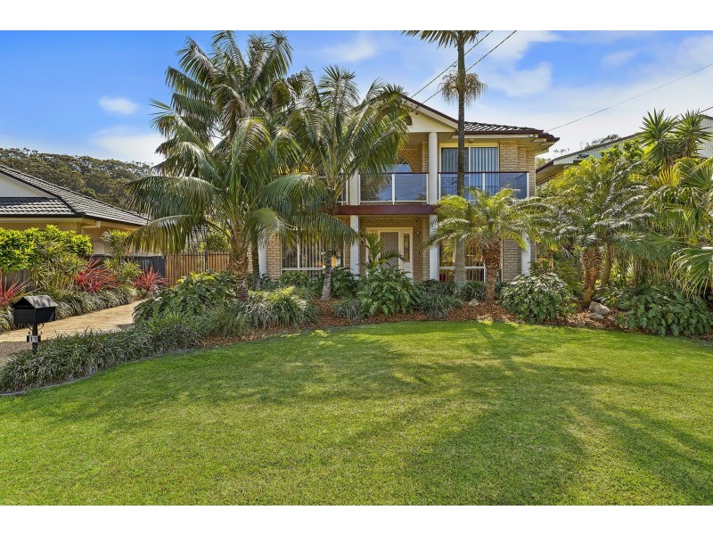 11 Ensenada Road, Copacabana NSW 2251