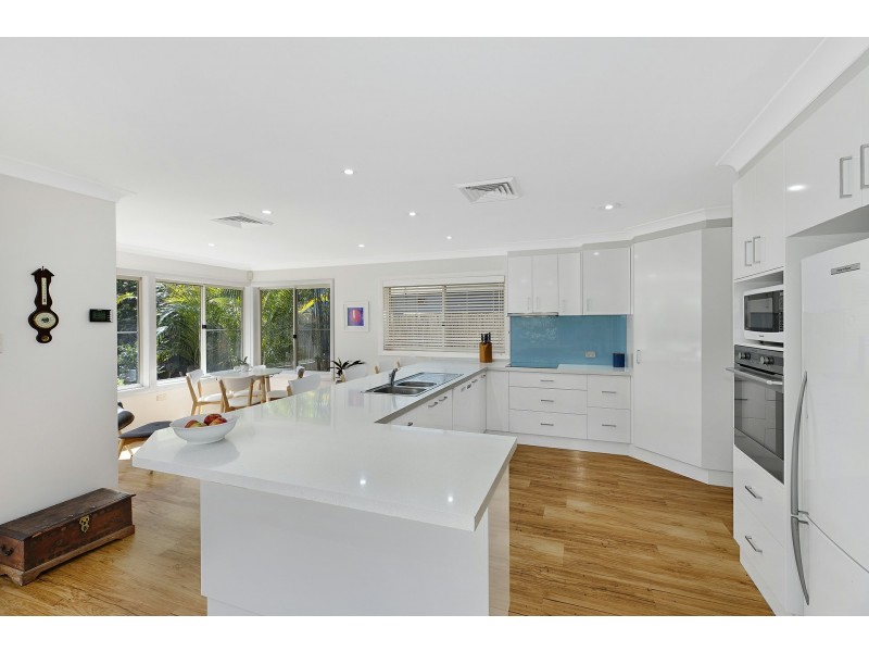 11 Ensenada Road, Copacabana NSW 2251