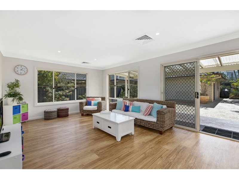 11 Ensenada Road, Copacabana NSW 2251