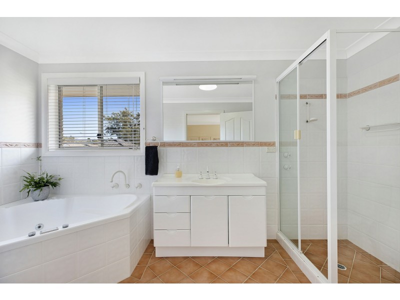 11 Ensenada Road, Copacabana NSW 2251