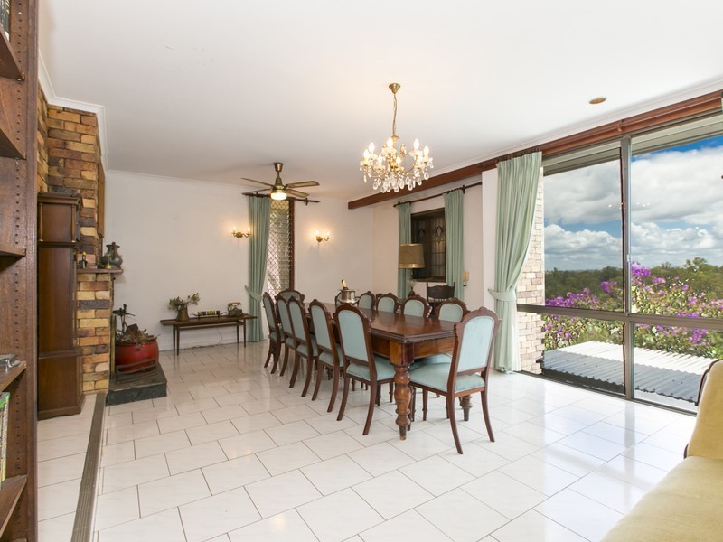 155 Mt Ommaney Drive, Jindalee QLD 4074