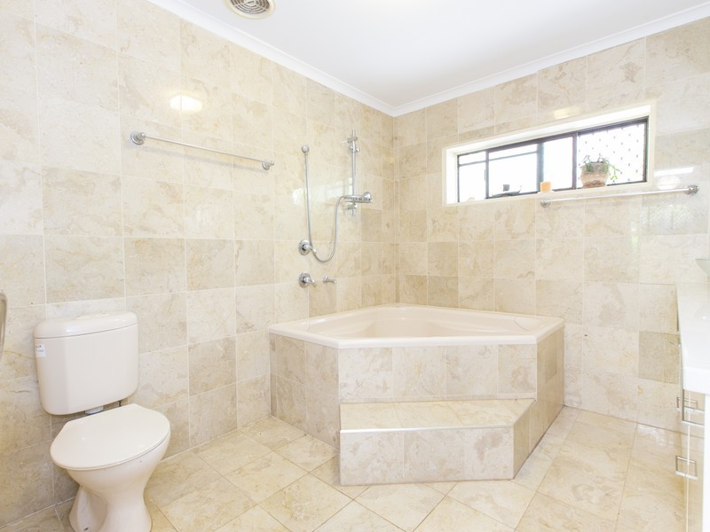 155 Mt Ommaney Drive, Jindalee QLD 4074