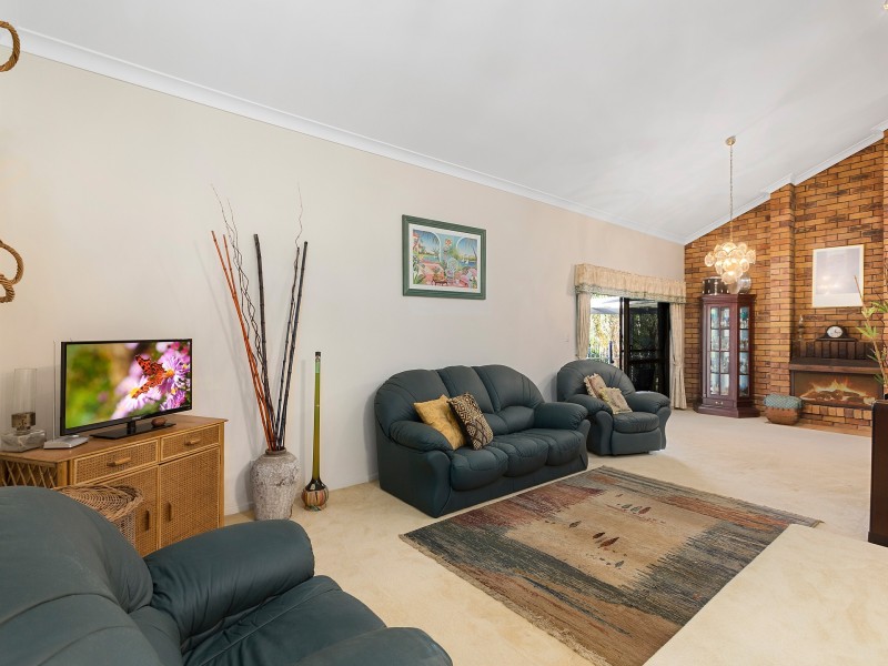 5 Lawson Court, Mount Ommaney QLD 4074
