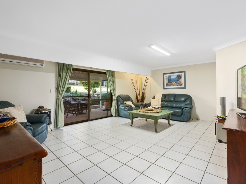 5 Lawson Court, Mount Ommaney QLD 4074