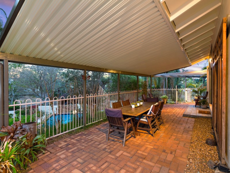 5 Lawson Court, Mount Ommaney QLD 4074