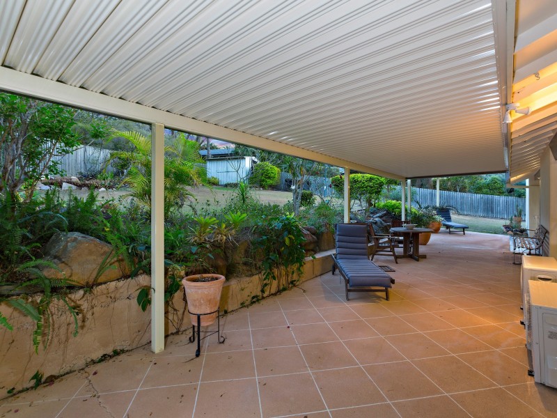 5 Lawson Court, Mount Ommaney QLD 4074