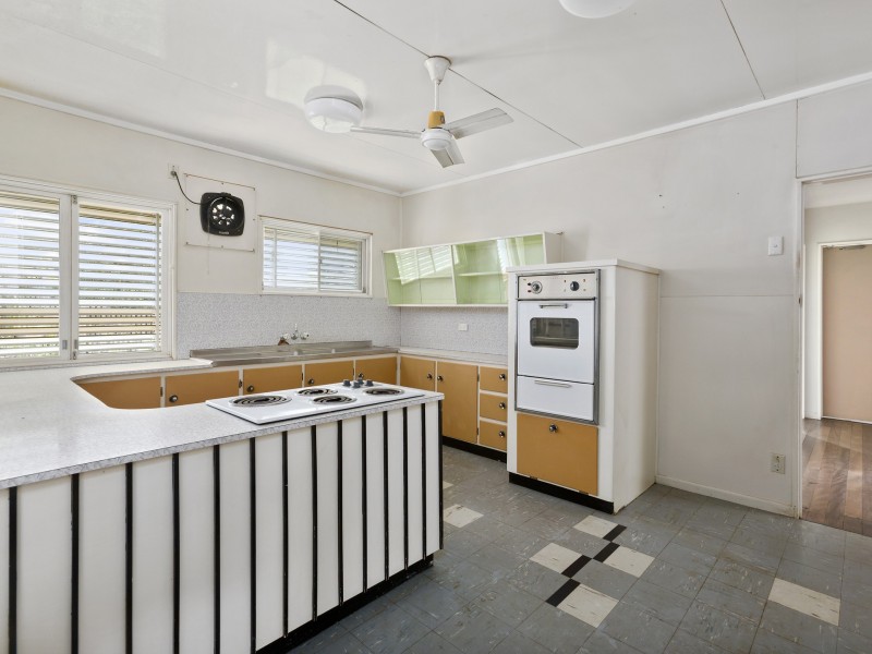 18 Kullaroo Street, The Gap QLD 4061