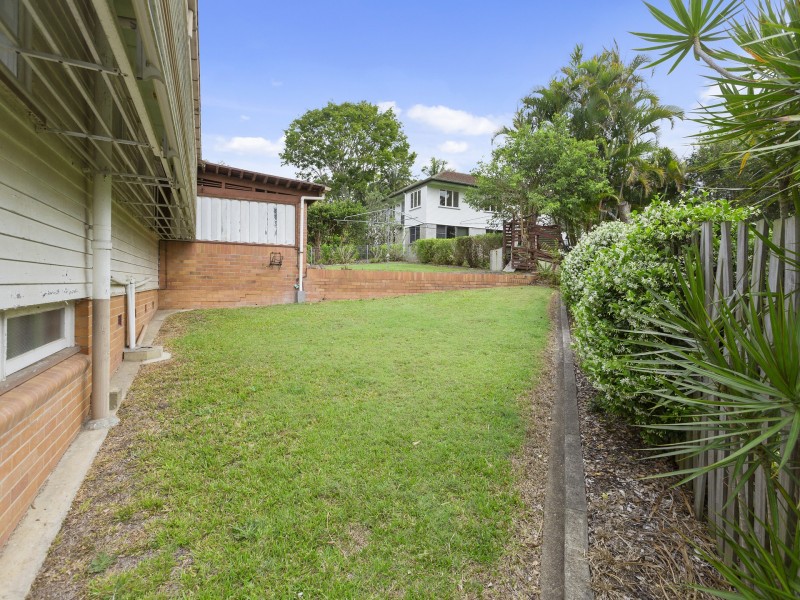 18 Kullaroo Street, The Gap QLD 4061