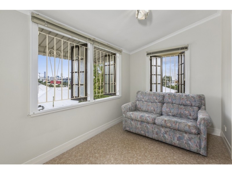 4 Moore St, Milton QLD 4064