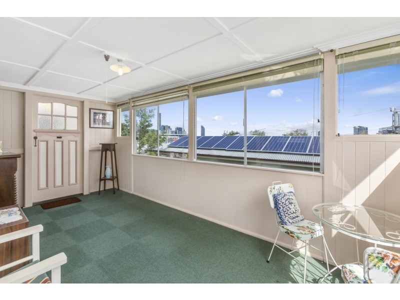 4 Moore St, Milton QLD 4064