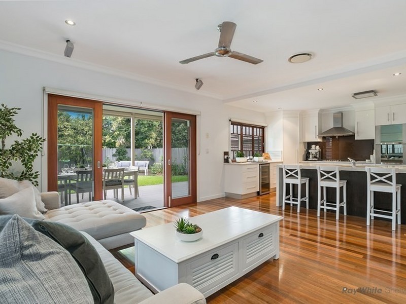 207 Verney Road East, Graceville QLD 4075