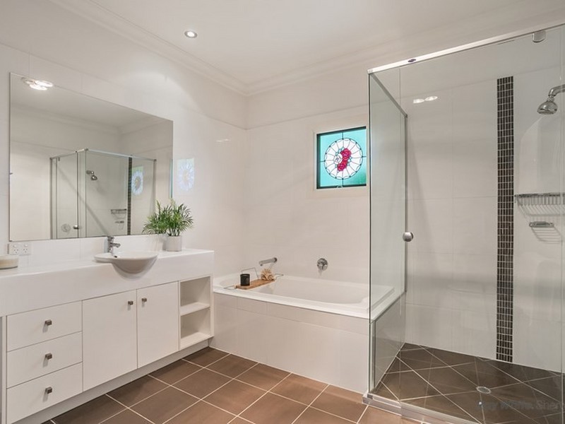 207 Verney Road East, Graceville QLD 4075