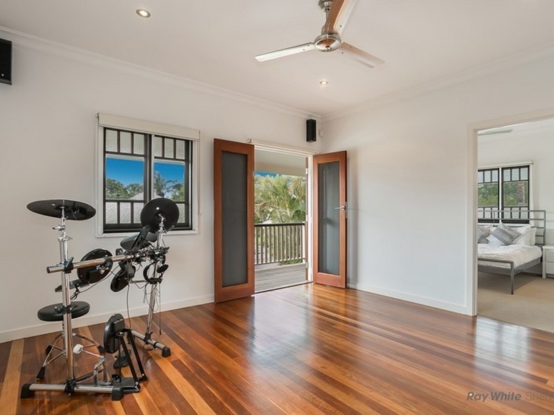 207 Verney Road East, Graceville QLD 4075