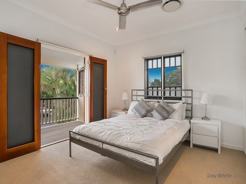 207 Verney Road East, Graceville QLD 4075