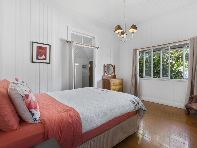 1384 Creek Road, Carina QLD 4152