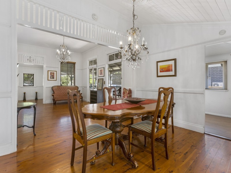 1384 Creek Road, Carina QLD 4152