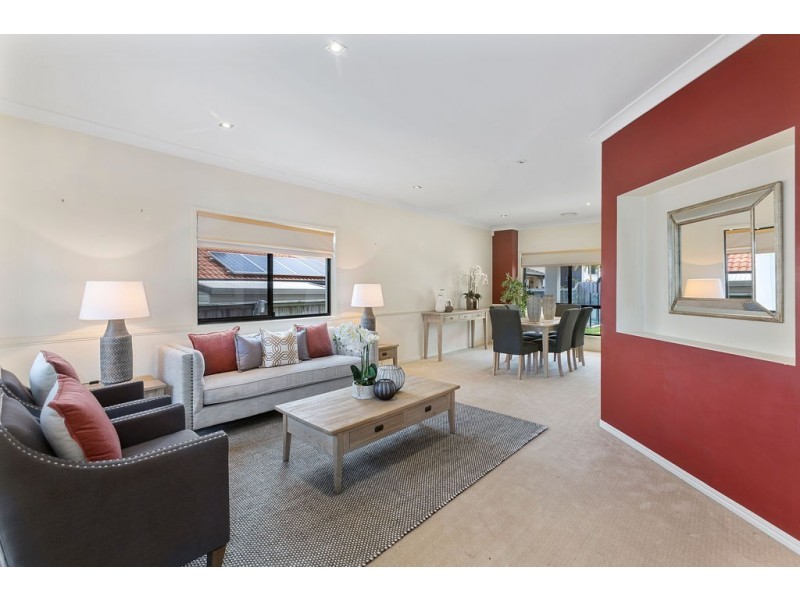 126 The Parkway, Stretton QLD 4116