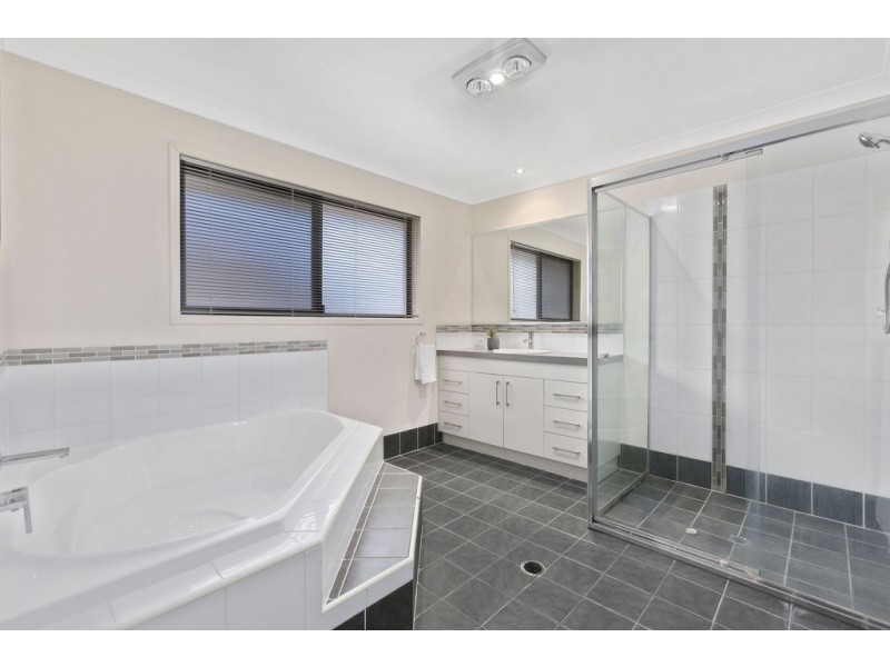 126 The Parkway, Stretton QLD 4116