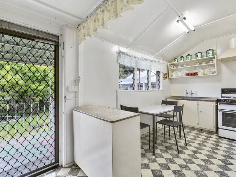 4 Broadway Street, Red Hill QLD 4059