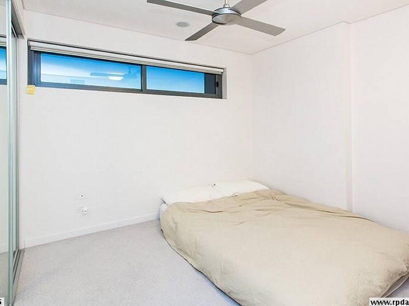 Apartment 2076/16 Hamilton Place, Bowen Hills QLD 4006