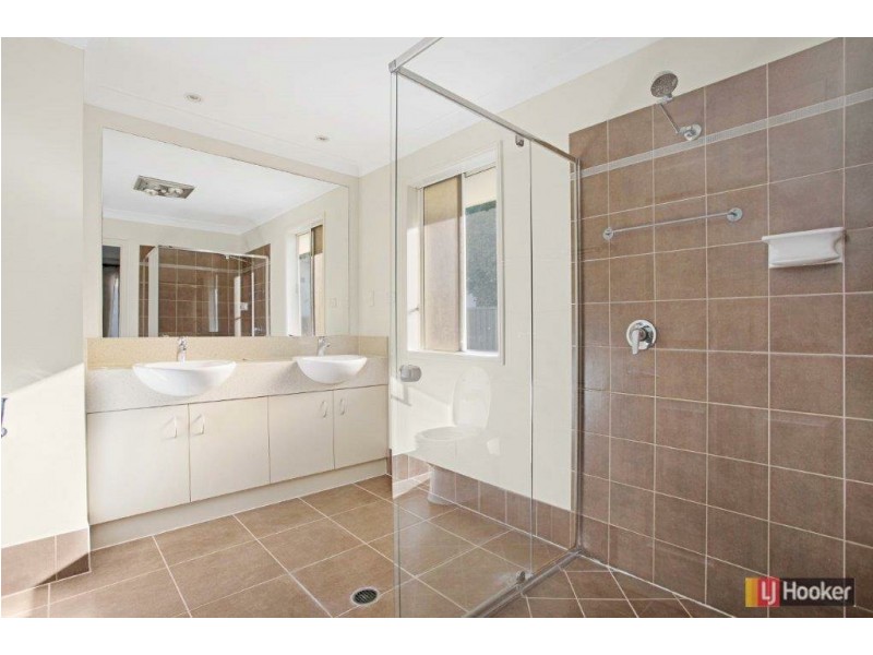 4 Naturesque Close, Mitchelton QLD 4053