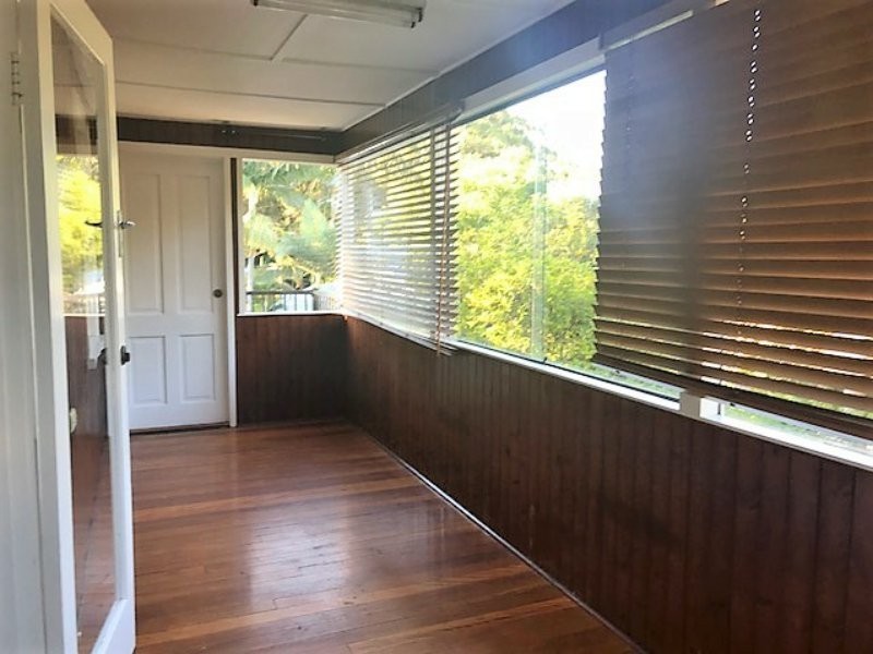 69 Mackay Terrace, Bardon QLD 4065