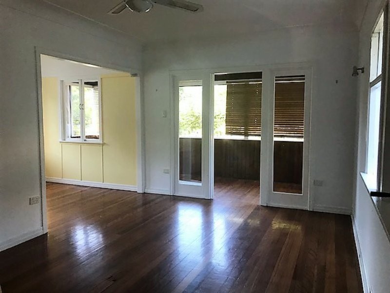 69 Mackay Terrace, Bardon QLD 4065