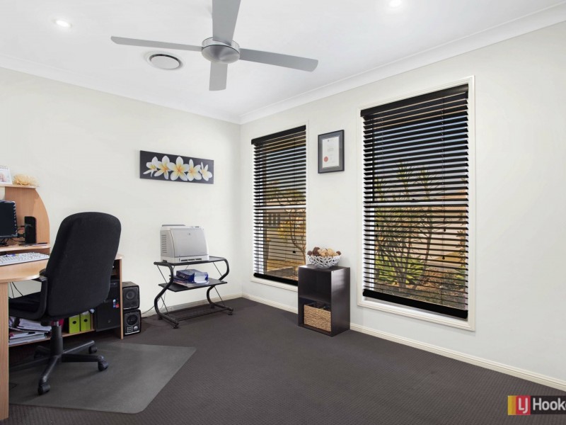 10 Lyrebird Crescent, Upper Kedron QLD 4055