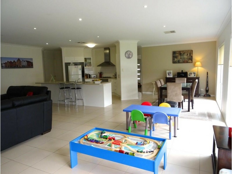 25 Georgia Place, The Gap QLD 4061