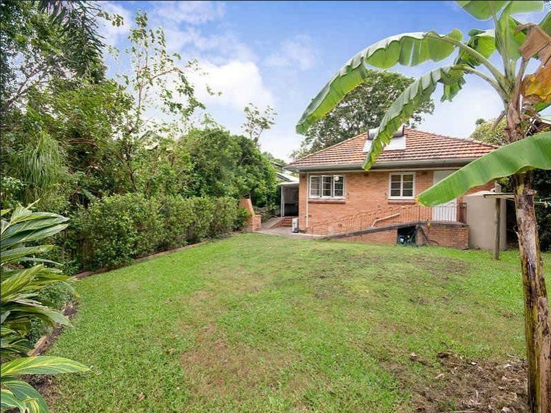 29 Beatrice Street, Bardon QLD 4065