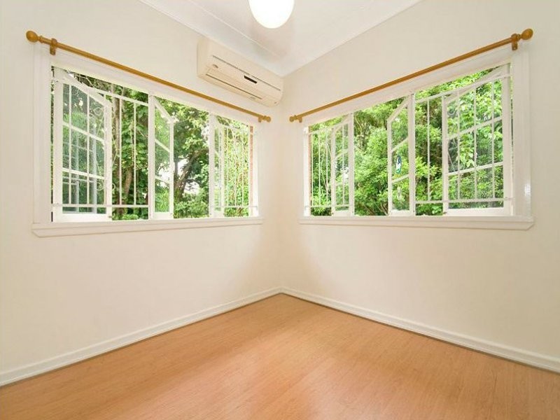 29 Beatrice Street, Bardon QLD 4065