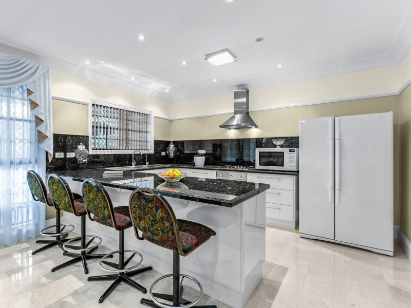62 Crescent Road, Hamilton QLD 4007