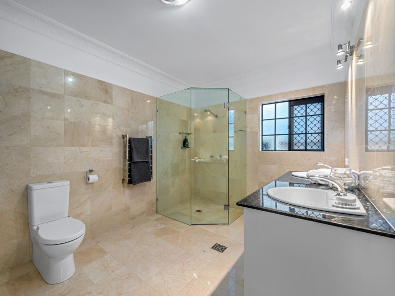 62 Crescent Road, Hamilton QLD 4007