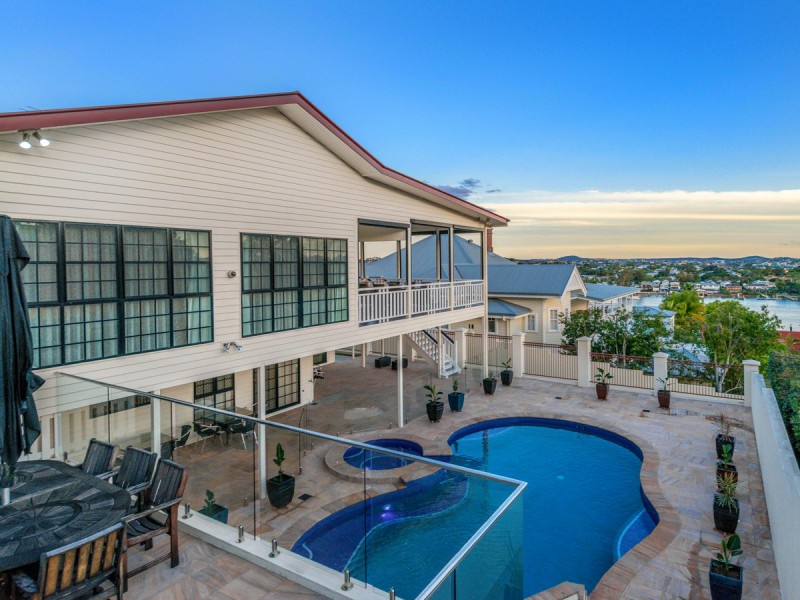 62 Crescent Road, Hamilton QLD 4007