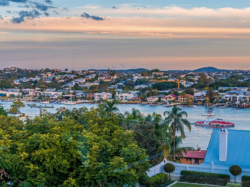 62 Crescent Road, Hamilton QLD 4007