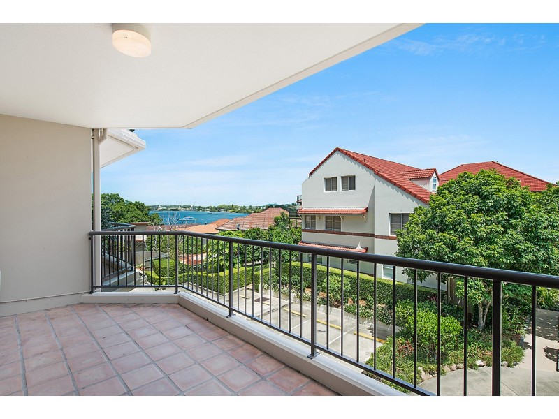 20/17 Whyenbah Street, Hamilton QLD 4007