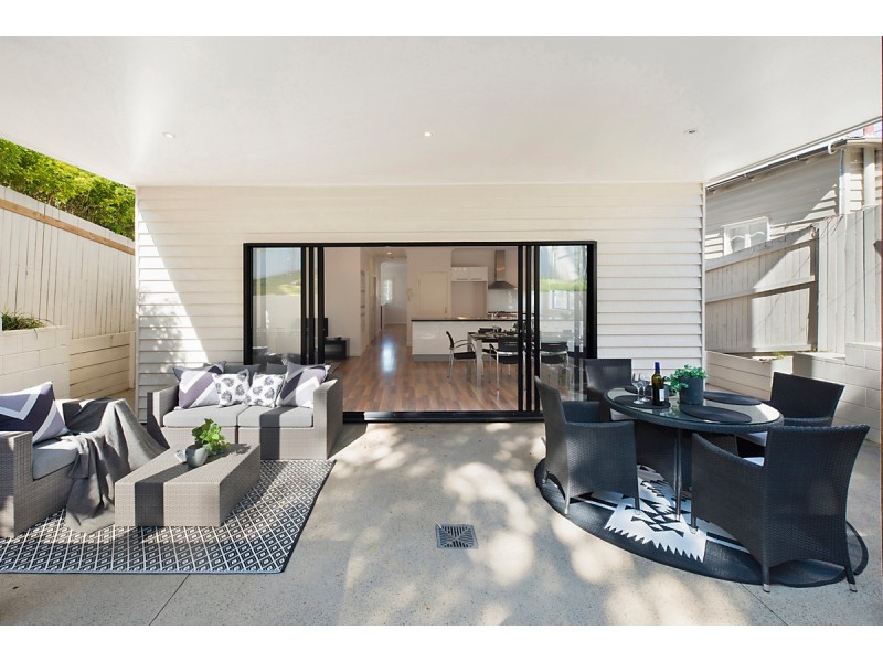 54 Waverley Road, Camp Hill QLD 4152