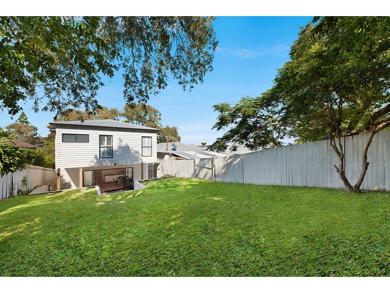 54 Waverley Road, Camp Hill QLD 4152