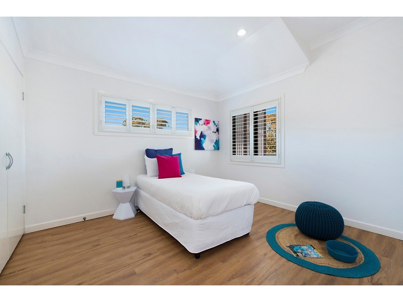 54 Waverley Road, Camp Hill QLD 4152