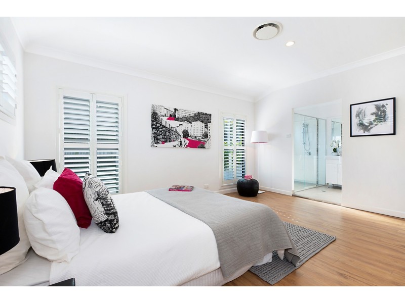 54 Waverley Road, Camp Hill QLD 4152