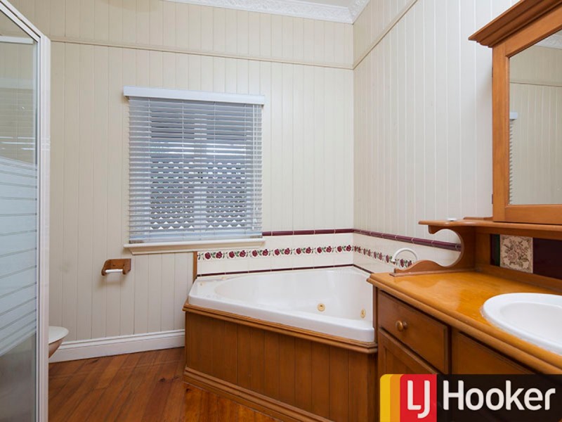 33 Kinkade Avenue, Ashgrove QLD 4060