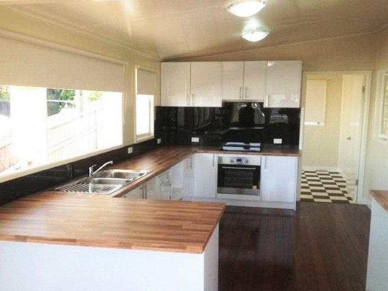 73 LANSDOWNE STREET, Newmarket QLD 4051