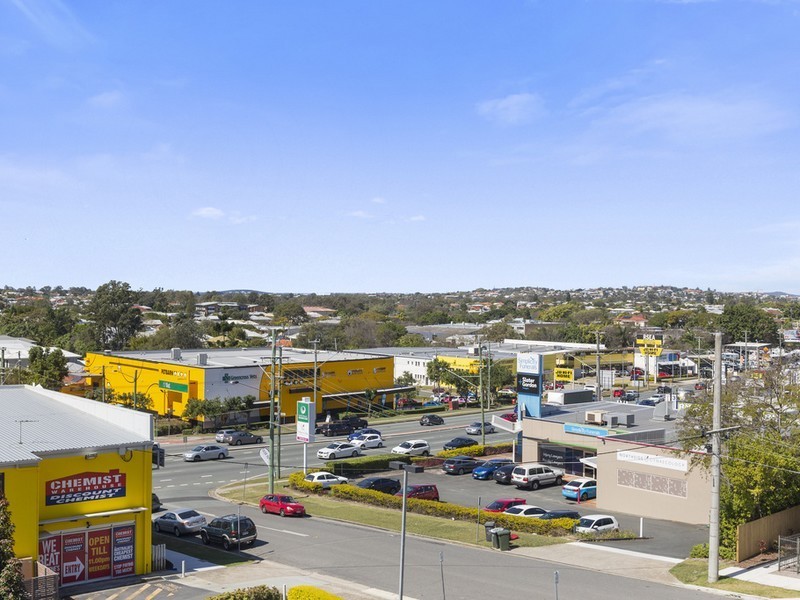 11 Bromilow Street, Chermside QLD 4032