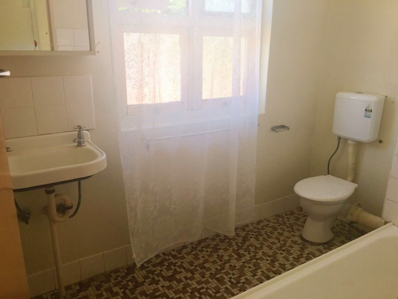 1127 Logan Road, Holland Park QLD 4121