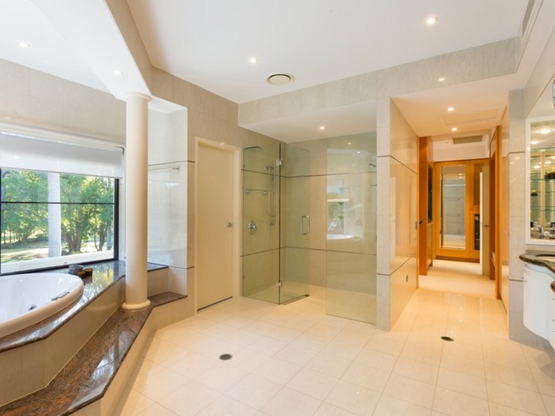 36 Needham St, Fig Tree Pocket QLD 4069