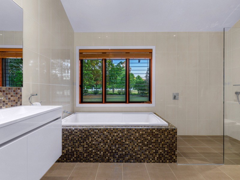 9 Ningana St, Fig Tree Pocket QLD 4069