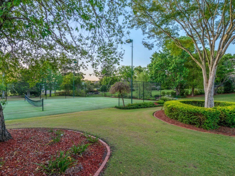 9 Ningana St, Fig Tree Pocket QLD 4069