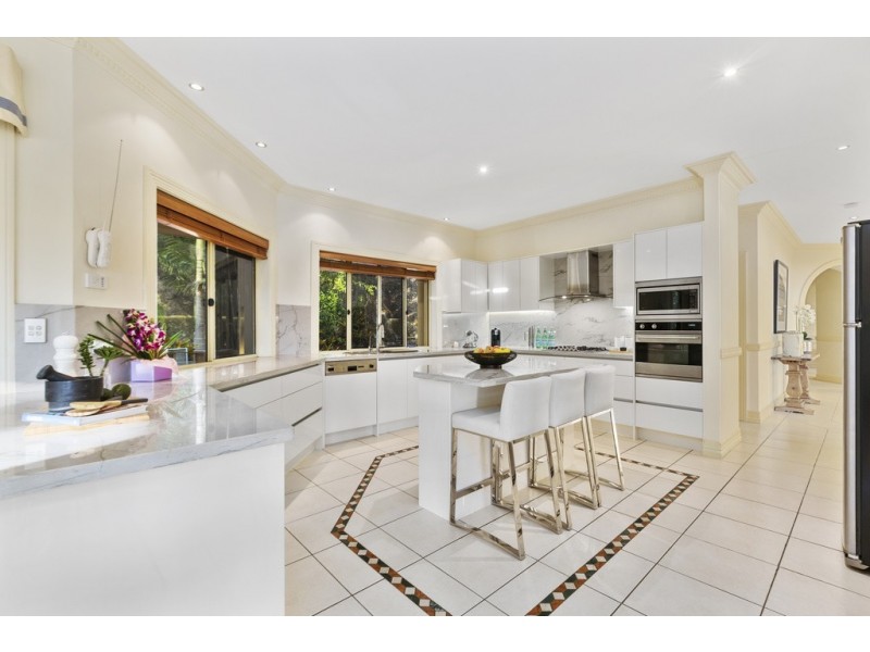 23 Drysdale St, Mount Ommaney QLD 4074